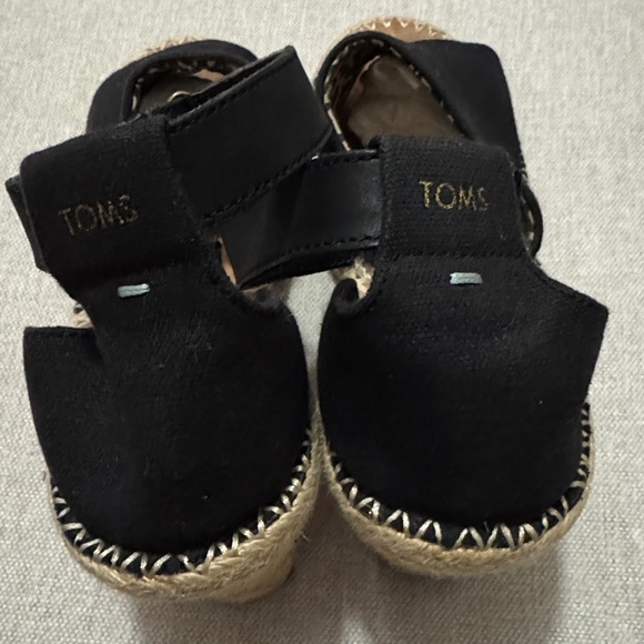 TOMS Wedge Espadrille Sandals-8-Black-Velcro Ankle Strap-Peep Toe-Cloth Uppers - Picture 4 of 16